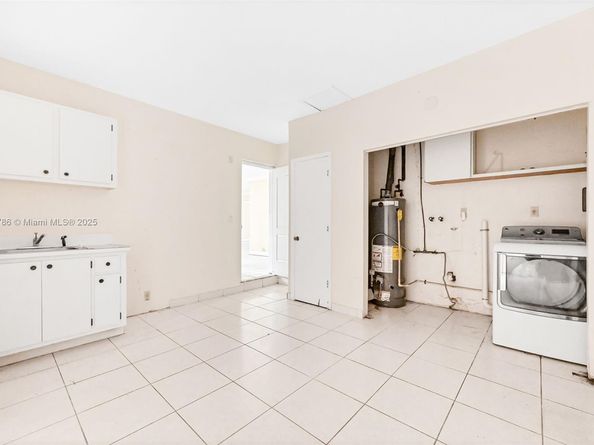 6750 White Oak Dr, Miami Lakes FL 33014