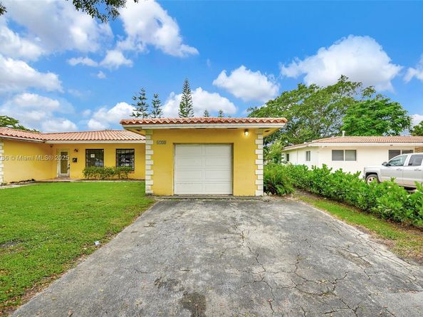 6750 White Oak Dr, Miami Lakes FL 33014