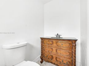 6750 White Oak Dr, Miami Lakes FL 33014