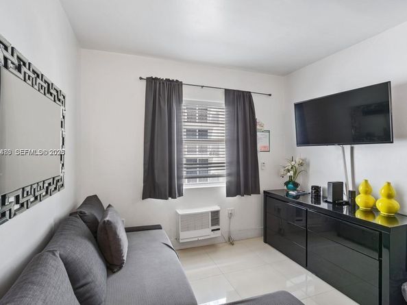 335 Ocean Dr 310, Miami Beach FL 33139