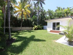 5620 Alton Rd, Miami Beach FL 33140