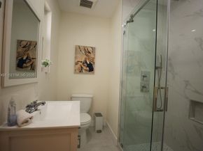 5620 Alton Rd, Miami Beach FL 33140