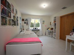 5620 Alton Rd, Miami Beach FL 33140
