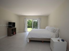 5620 Alton Rd, Miami Beach FL 33140