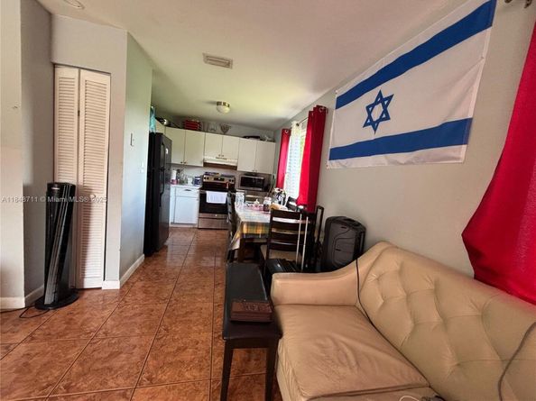 997 NW 11 Street, Homestead FL 33030