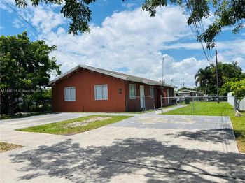 997 NW 11 Street