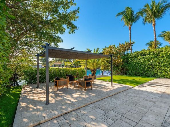 410 S Shore Dr, Miami Beach FL 33141