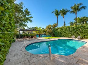 410 S Shore Dr, Miami Beach FL 33141