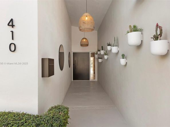 410 S Shore Dr, Miami Beach FL 33141