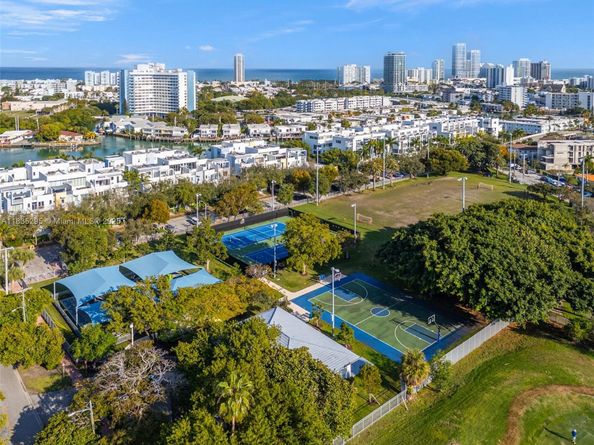 410 S Shore Dr, Miami Beach FL 33141