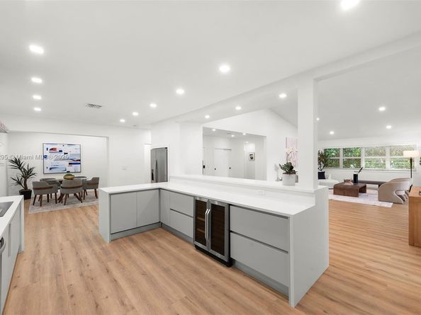 410 S Shore Dr, Miami Beach FL 33141