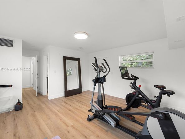 410 S Shore Dr, Miami Beach FL 33141