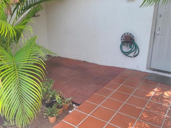 3564 Magellan Cir 2111, Aventura FL 33180