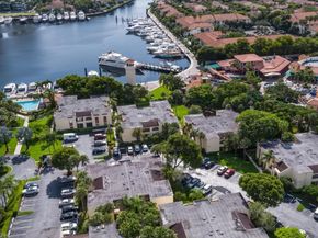 3564 Magellan Cir 2111, Aventura FL 33180