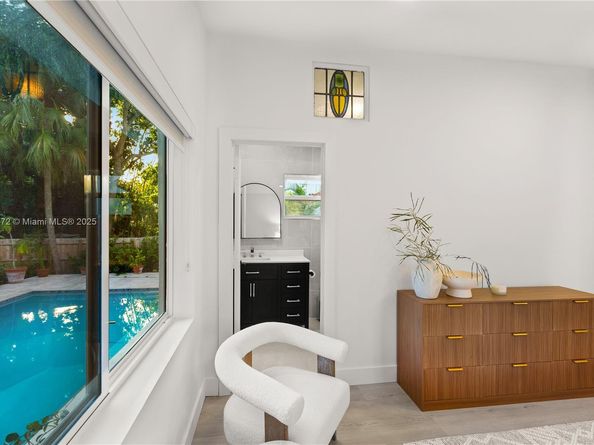 3616 SW 26th St, Miami FL 33133