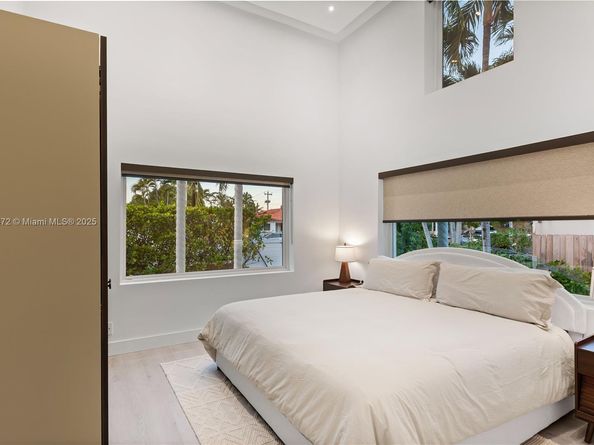 3616 SW 26th St, Miami FL 33133