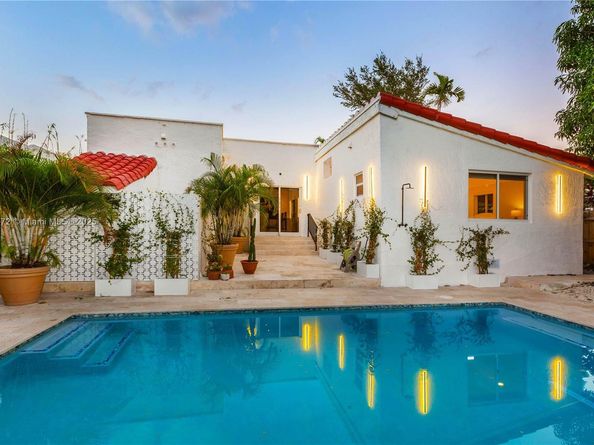 3616 SW 26th St, Miami FL 33133