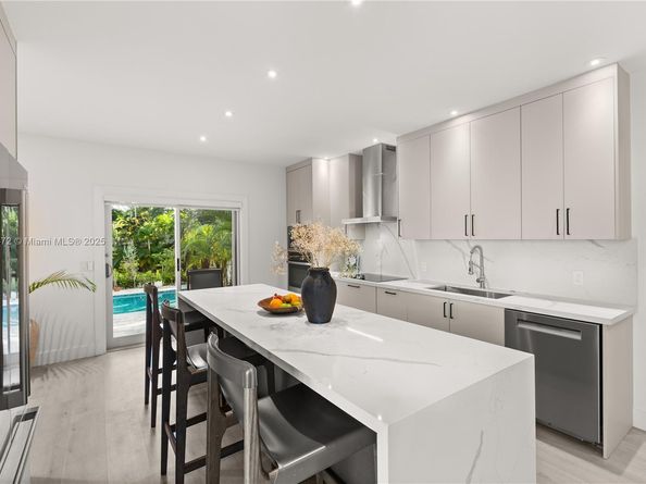 3616 SW 26th St, Miami FL 33133