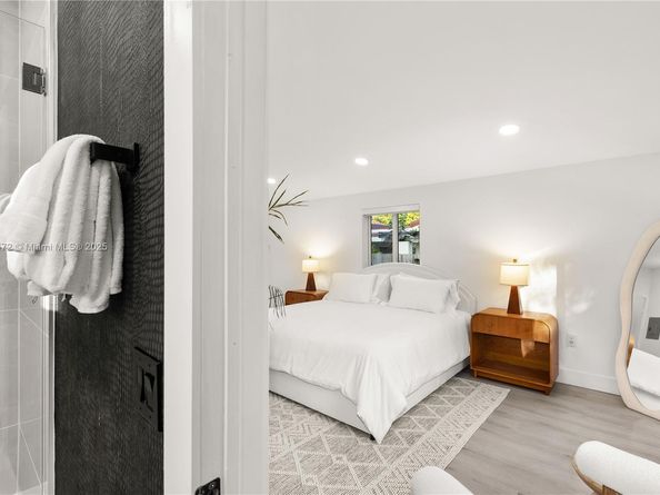 3616 SW 26th St, Miami FL 33133