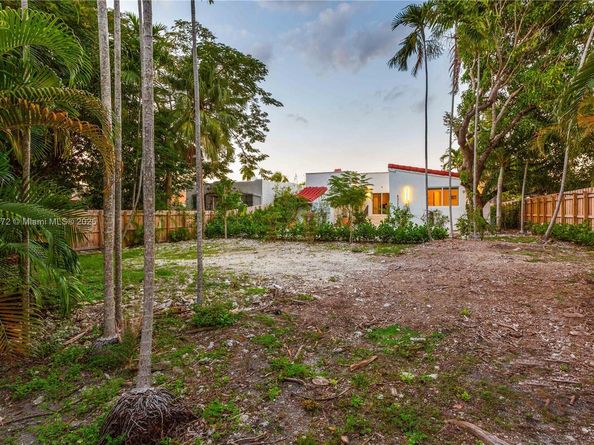 3616 SW 26th St, Miami FL 33133