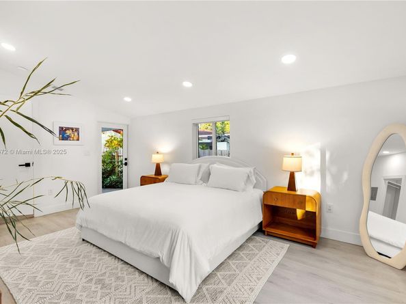 3616 SW 26th St, Miami FL 33133