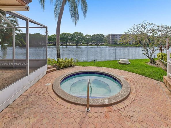 11657 NW 11th Street, Pembroke Pines FL 33026
