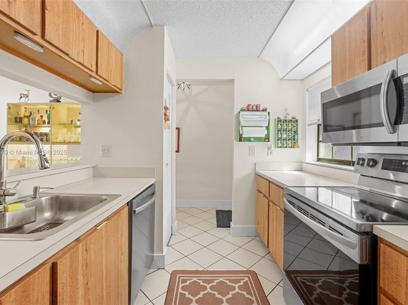 11657 NW 11th Street, Pembroke Pines FL 33026