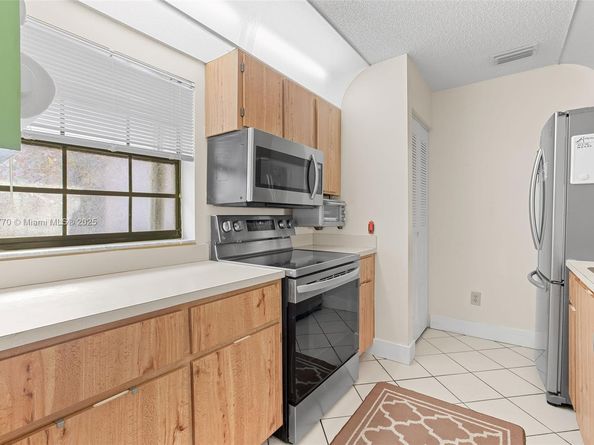 11657 NW 11th Street, Pembroke Pines FL 33026