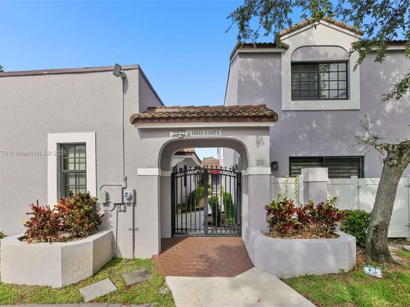 11657 NW 11th Street, Pembroke Pines FL 33026