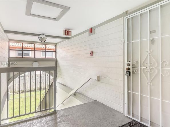 20680 NE 4th Ct 206, Miami FL 33179