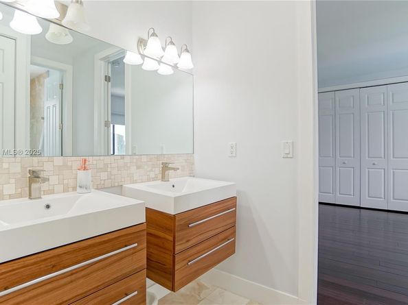 6950 SW 97th Ave, Miami FL 33173