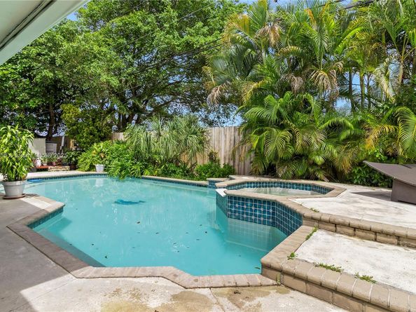 10615 SW 200th St, Cutler Bay FL 33157