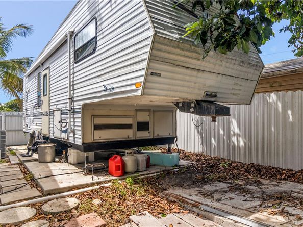 10615 SW 200th St, Cutler Bay FL 33157