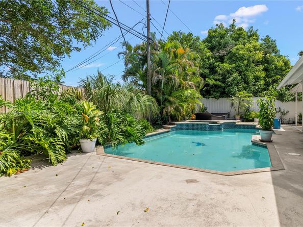 10615 SW 200th St, Cutler Bay FL 33157