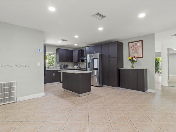10615 SW 200th St, Cutler Bay FL 33157