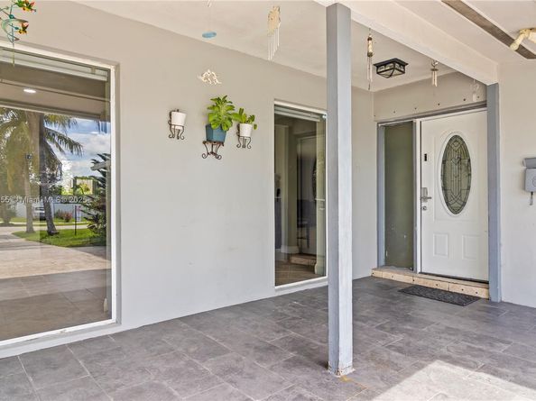 10615 SW 200th St, Cutler Bay FL 33157