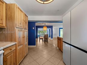 5741 SW 14th Street, Plantation FL 33317