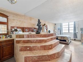 2841 NE 163rd St 803, North Miami Beach FL 33160