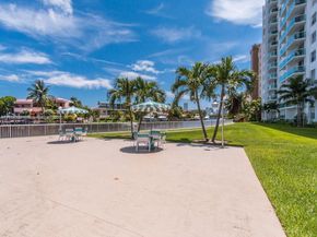 2841 NE 163rd St 803, North Miami Beach FL 33160