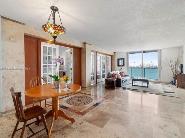 2841 NE 163rd St 803, North Miami Beach FL 33160