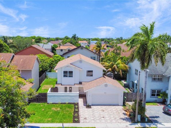 9741 SW 12th St, Pembroke Pines FL 33025