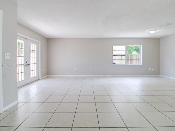 9741 SW 12th St, Pembroke Pines FL 33025