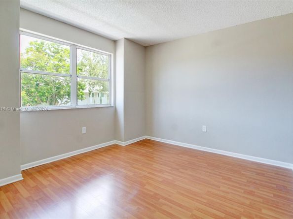 9741 SW 12th St, Pembroke Pines FL 33025