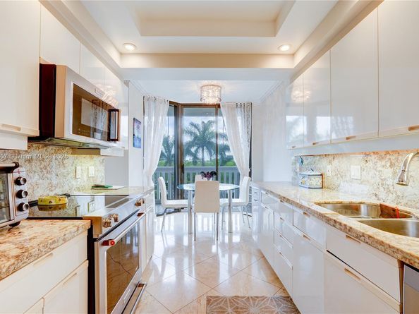 2000 Island Blvd 408, Aventura FL 33160
