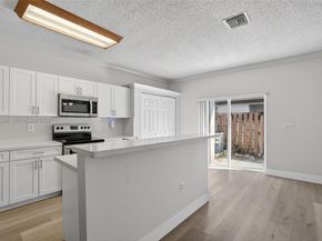 2209 SE 24th Pl 2209, Homestead FL 33035