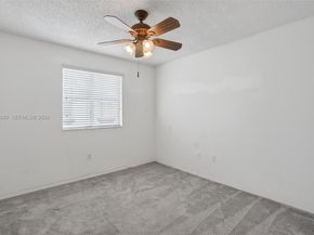 2209 SE 24th Pl 2209, Homestead FL 33035