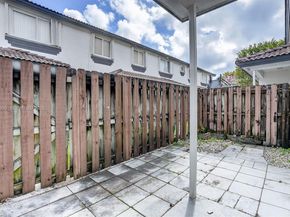 2209 SE 24th Pl 2209, Homestead FL 33035