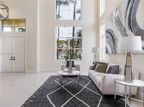 1646 Victoria Pointe Ln, Weston FL 33327