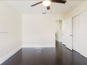 1646 Victoria Pointe Ln, Weston FL 33327