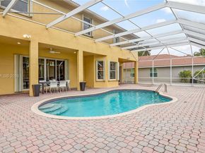 1646 Victoria Pointe Ln, Weston FL 33327